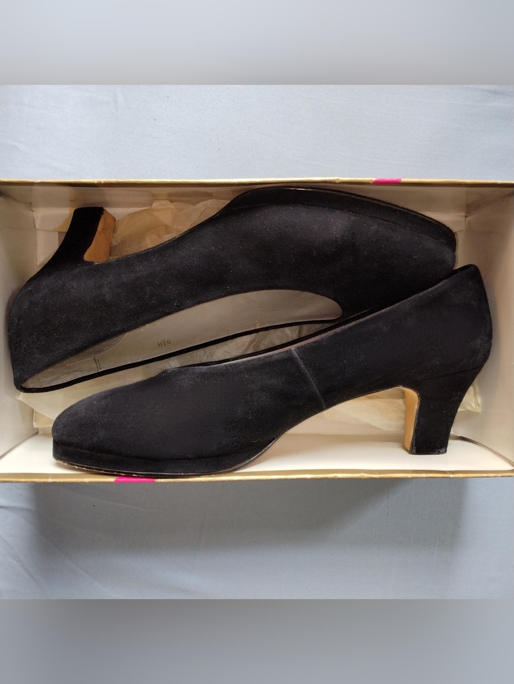 Vintage Nordstrom BP Black Suede Pumps 90s Classic Rounded Toe Platform - Picture 2 of 6